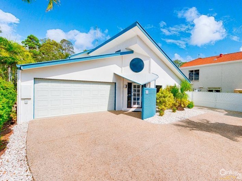 6 Sunview Drive, Twin Waters QLD 4564