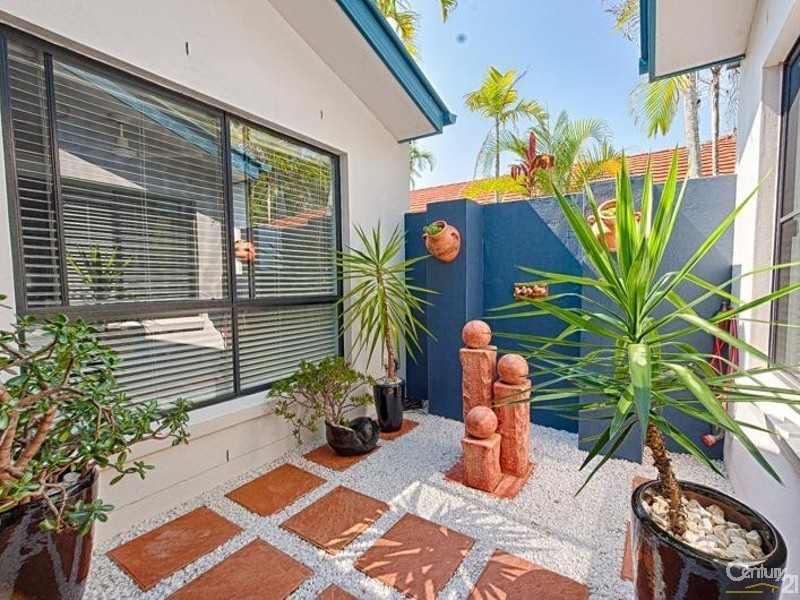 6 Sunview Drive, Twin Waters QLD 4564