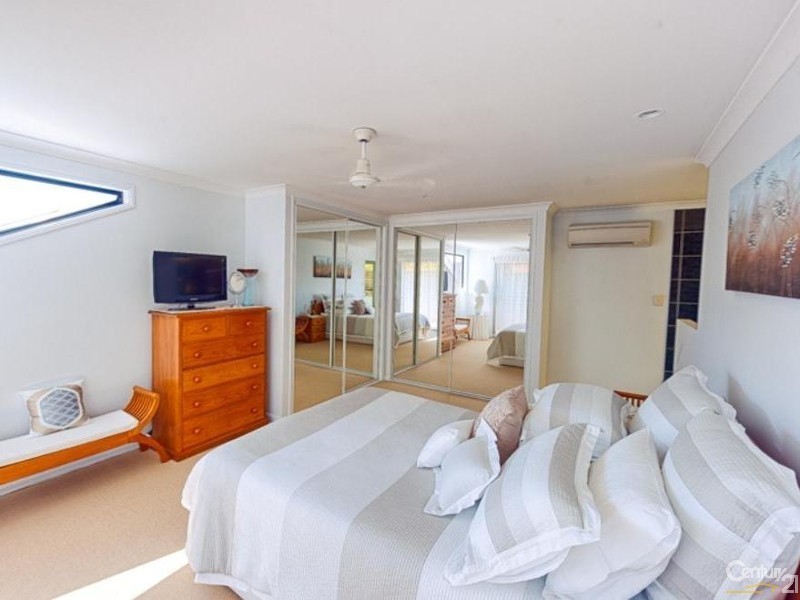 6 Sunview Drive, Twin Waters QLD 4564