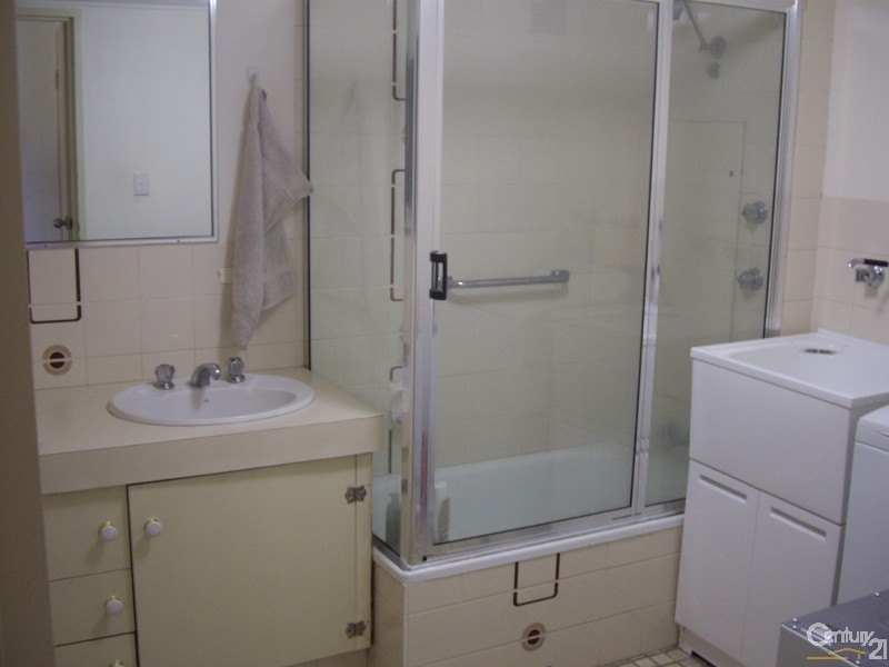 4/50 Maud Street, Maroochydore QLD 4558