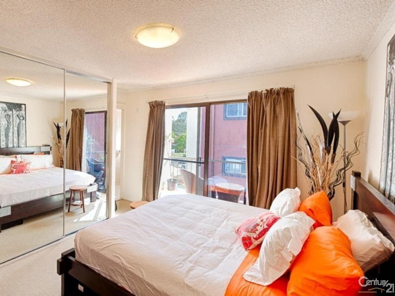 4/4 Broadmeadows Road, Maroochydore QLD 4558