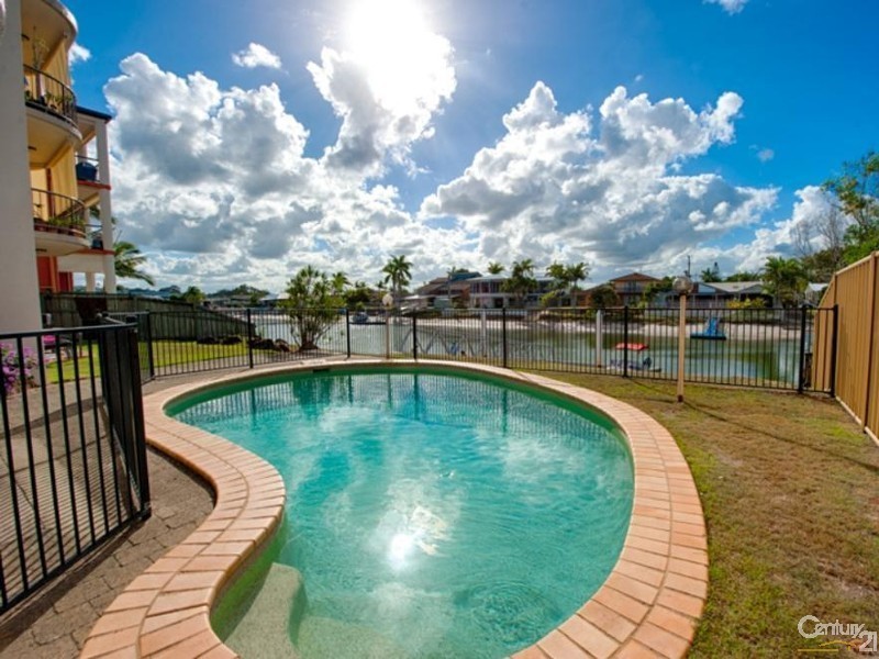 4/4 Broadmeadows Road, Maroochydore QLD 4558