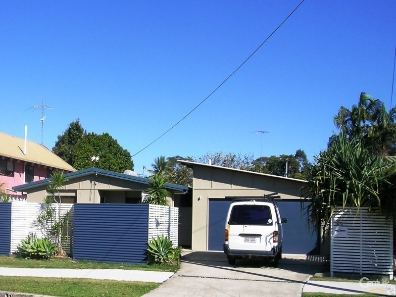 25 Surf Road, Alexandra Headland QLD 4572