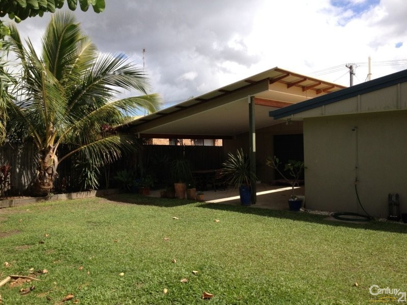 25 Surf Road, Alexandra Headland QLD 4572