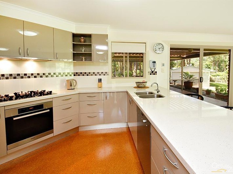 8 De Zen Road, Palmview QLD 4553