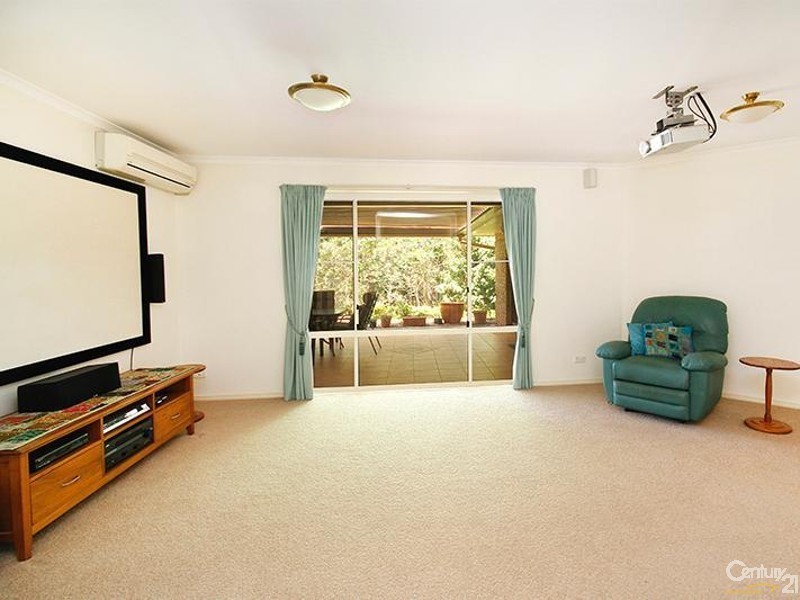 8 De Zen Road, Palmview QLD 4553