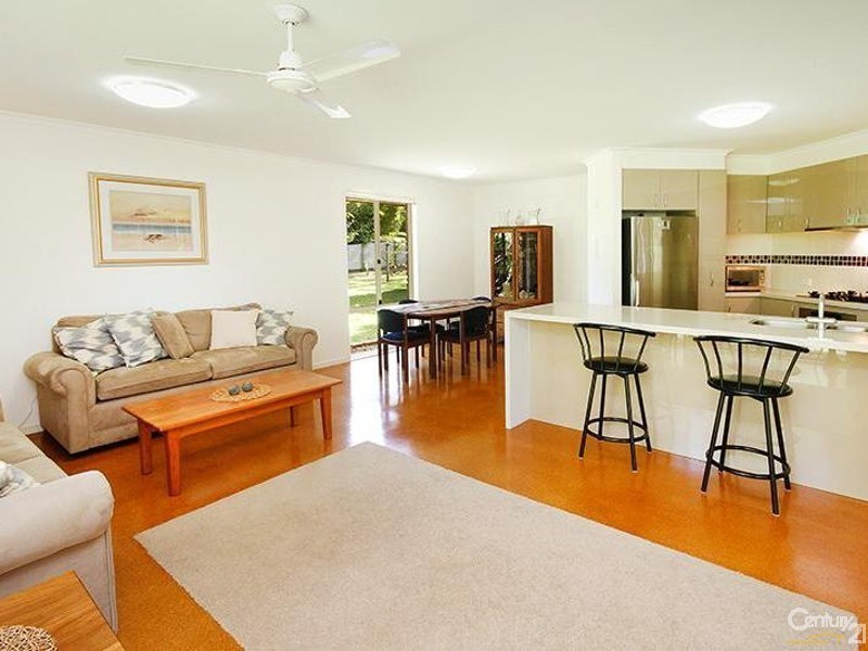 8 De Zen Road, Palmview QLD 4553