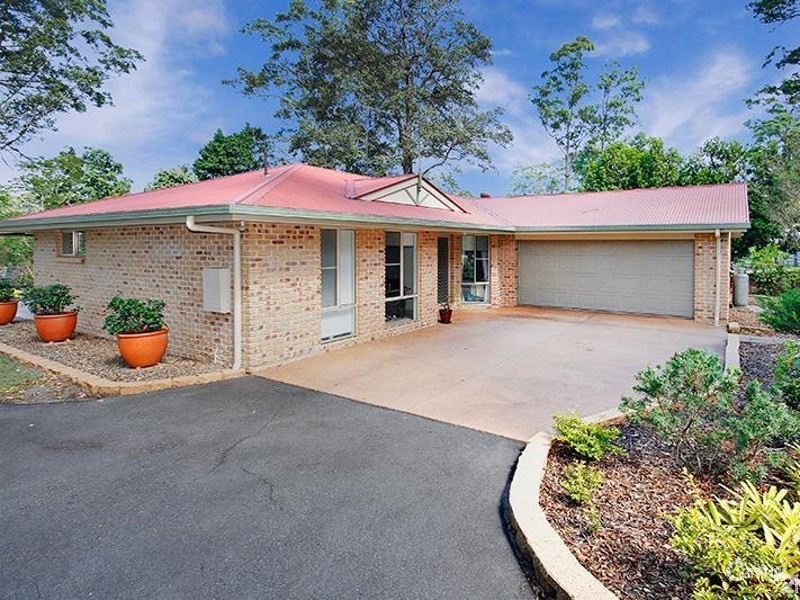 8 De Zen Road, Palmview QLD 4553