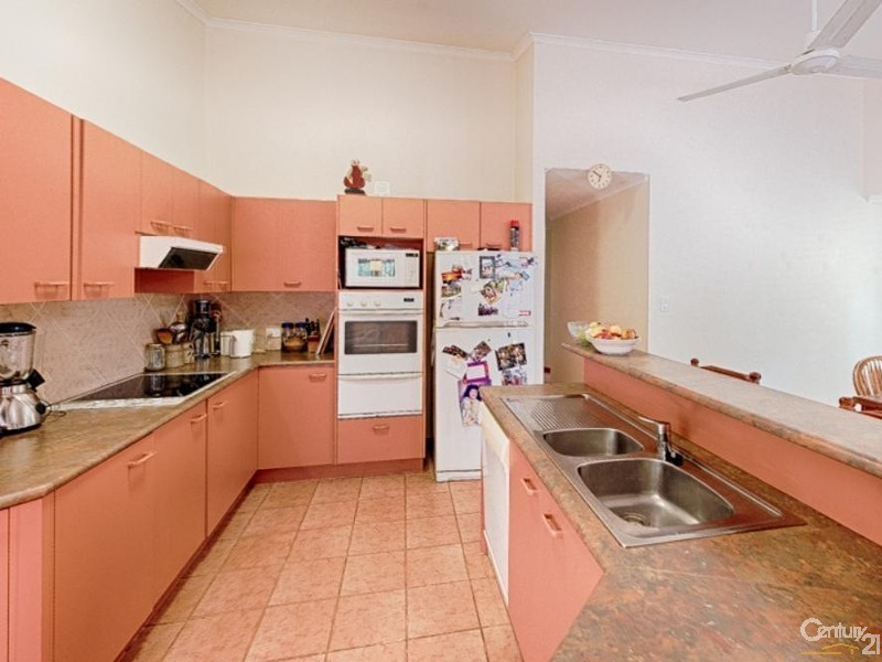 9 Meandersea Court, Mountain Creek QLD 4557