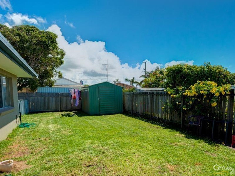 15 Ilaroo Crescent, Warana QLD 4575