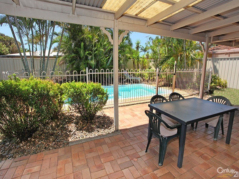 9 Napalle Street, Warana QLD 4575