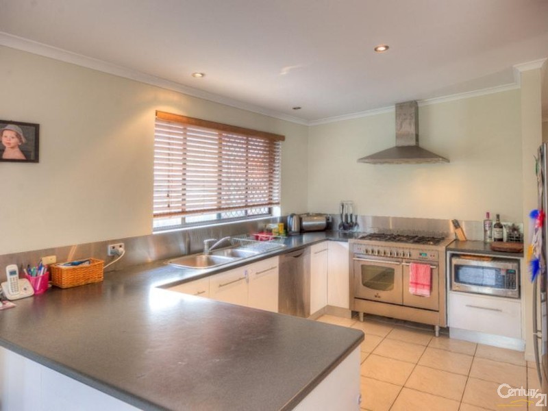 124 Bundilla Blvd, Mountain Creek QLD 4557