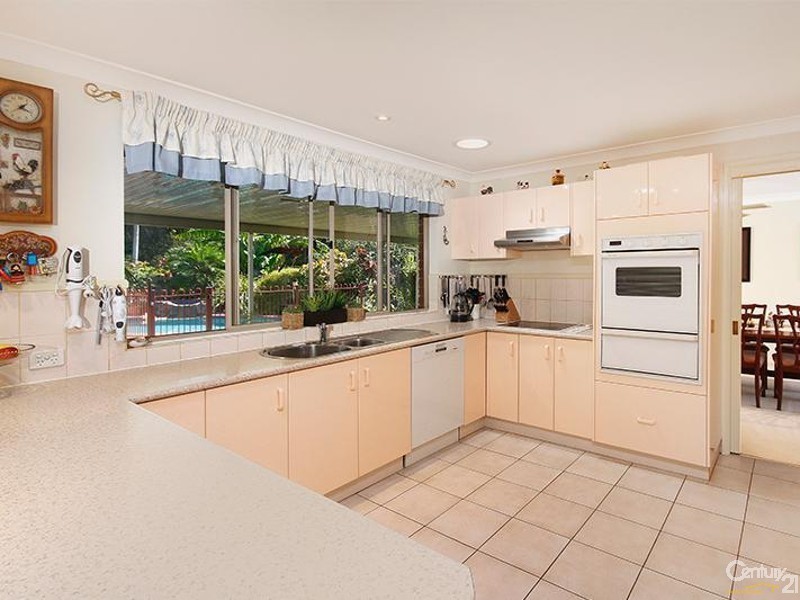 77 Poinsettia Avenue, Mooloolaba QLD 4557