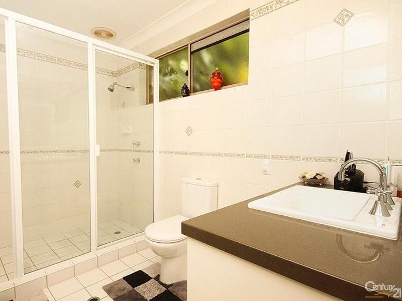 77 Poinsettia Avenue, Mooloolaba QLD 4557