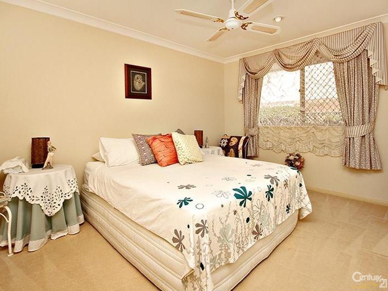 77 Poinsettia Avenue, Mooloolaba QLD 4557