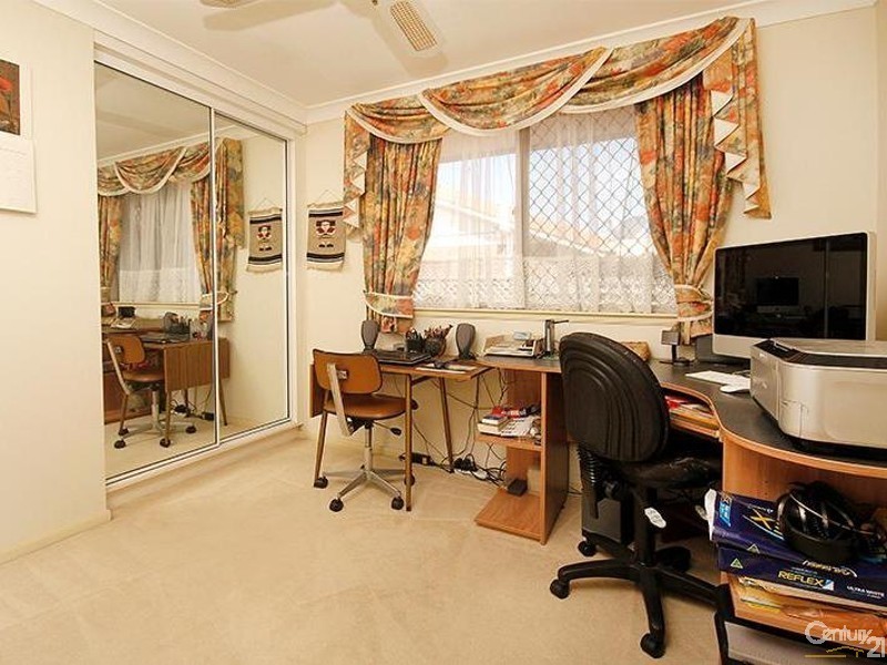 77 Poinsettia Avenue, Mooloolaba QLD 4557