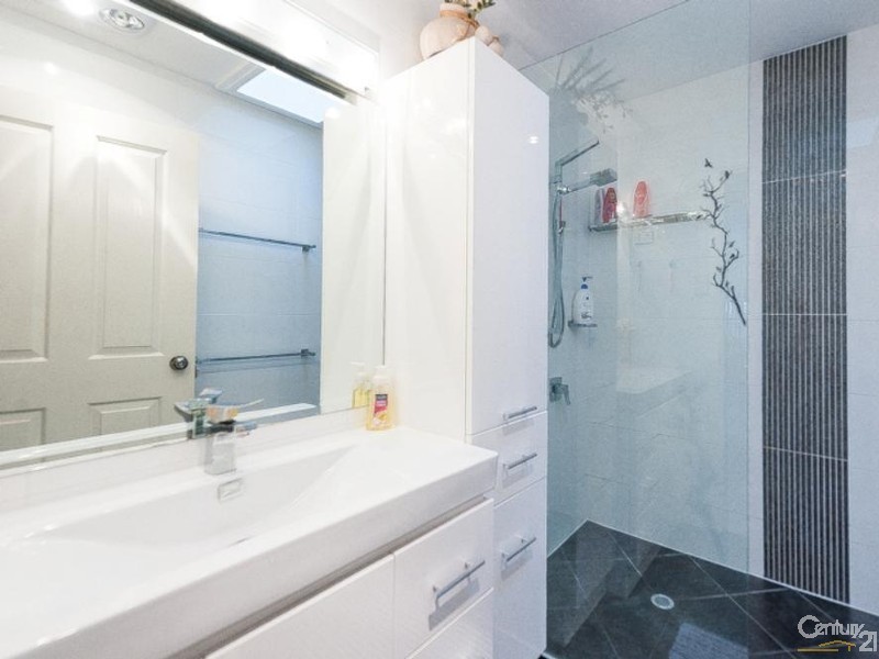 1/27 Saleng Crescent, Warana QLD 4575