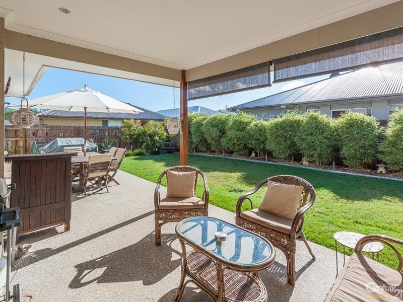 16 Forest Pines Boulevard, Forest Glen QLD 4556