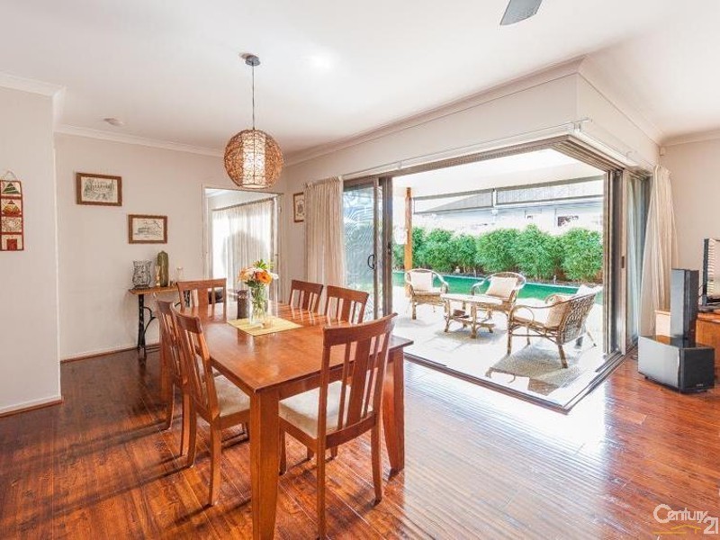 16 Forest Pines Boulevard, Forest Glen QLD 4556