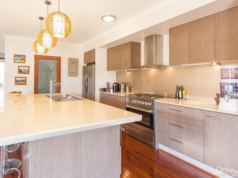 16 Forest Pines Boulevard, Forest Glen QLD 4556