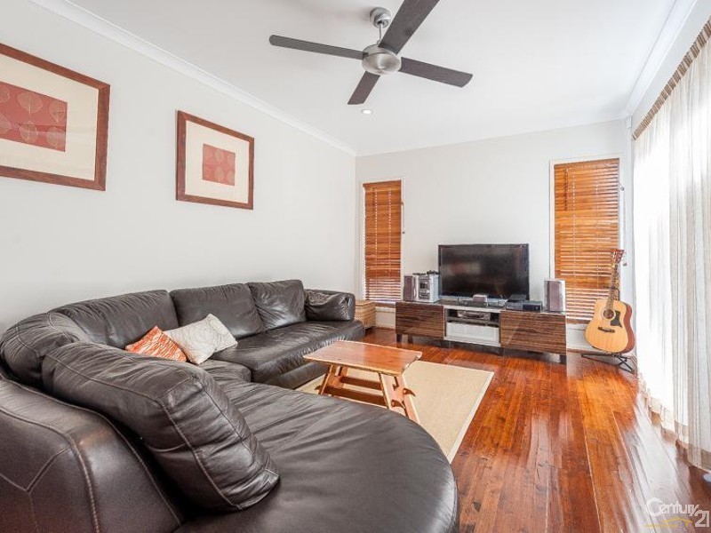 16 Forest Pines Boulevard, Forest Glen QLD 4556