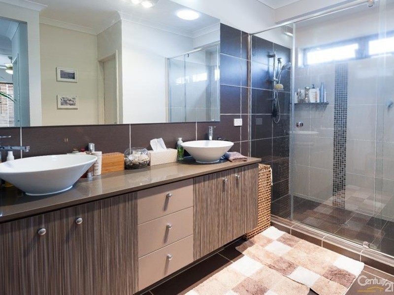16 Forest Pines Boulevard, Forest Glen QLD 4556