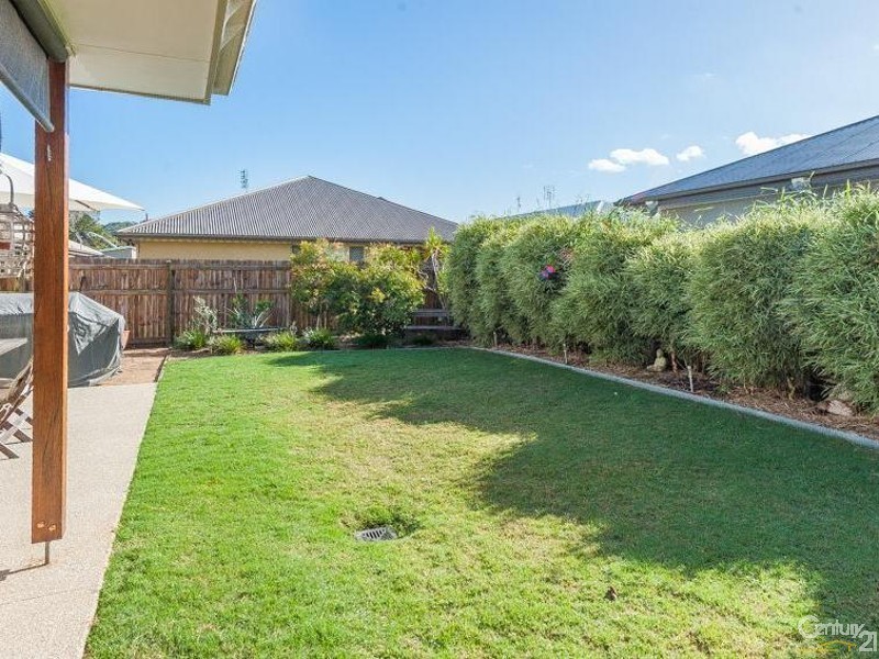 16 Forest Pines Boulevard, Forest Glen QLD 4556