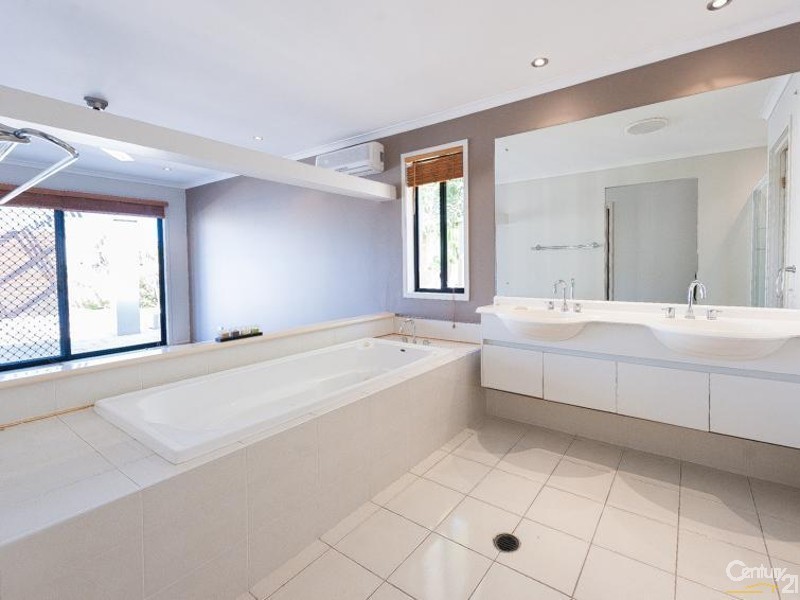 6 Plymouth Quay, Maroochydore QLD 4558