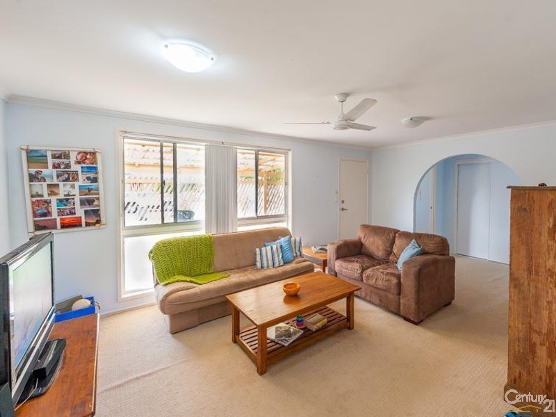 62 Lapoinya Crescent, Warana QLD 4575