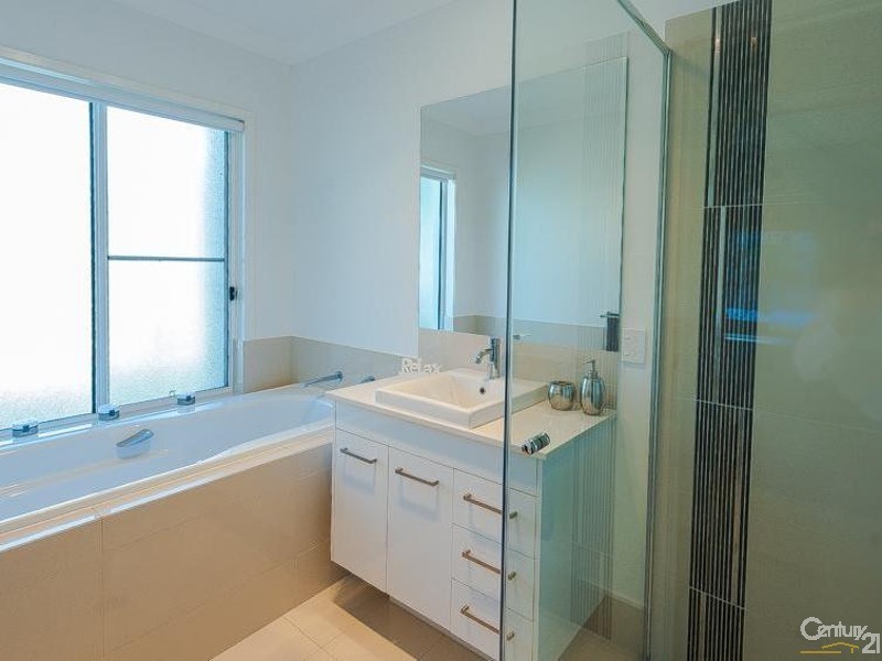 8 Spoonbill Drive, Forest Glen QLD 4556