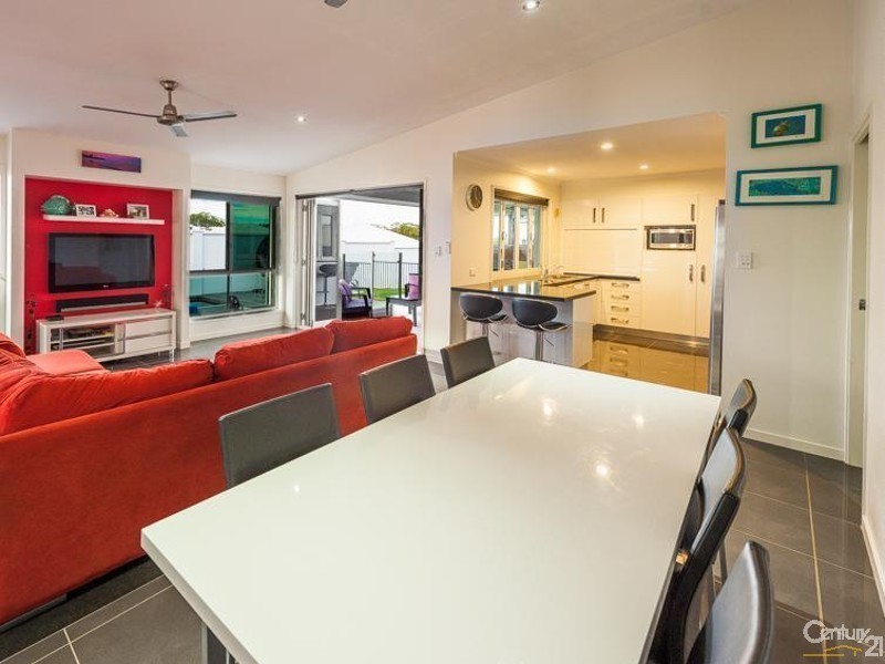 12 Goldfinch Close, Peregian Springs QLD 4573