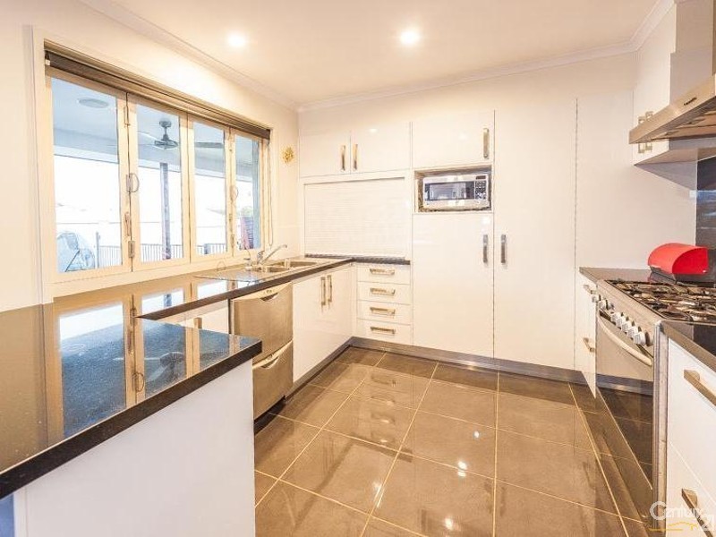 12 Goldfinch Close, Peregian Springs QLD 4573