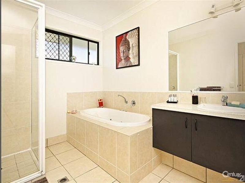 5 Baltimore Place, Kuluin QLD 4558