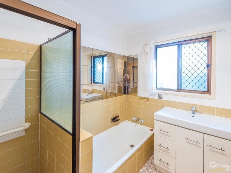 92 Palm Drive, Mooloolaba QLD 4557