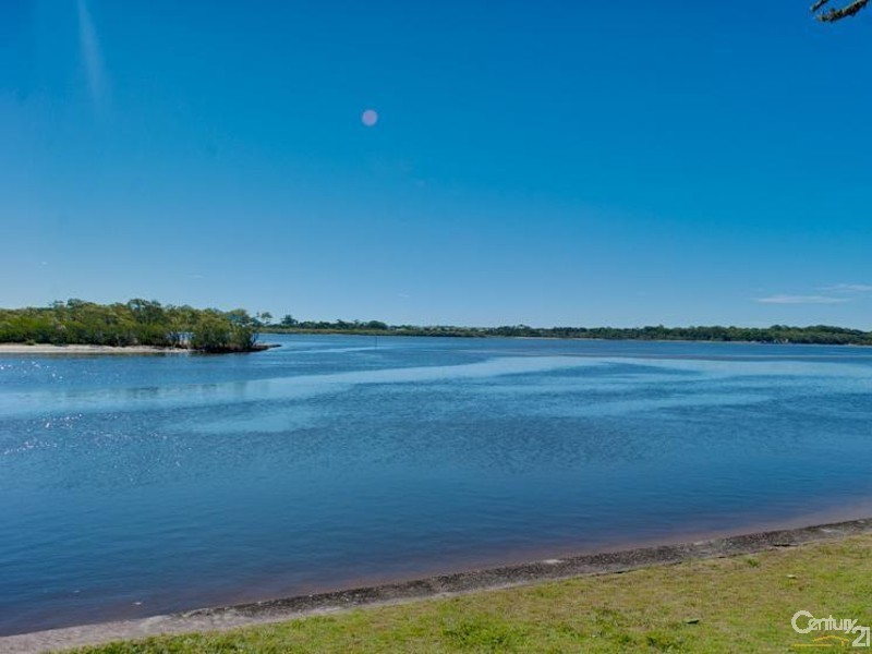 23 Bradman Avenue, Maroochydore QLD 4558