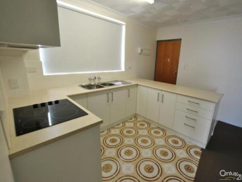 1 19 Saltair Street, Kings Beach QLD 4551