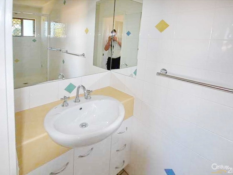 10/11-13 Pangarinda Place, Mooloolaba QLD 4557