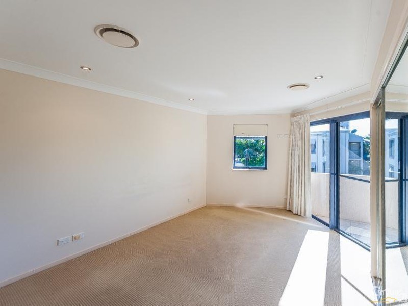 18/87 Duporth Avenue, Maroochydore QLD 4558