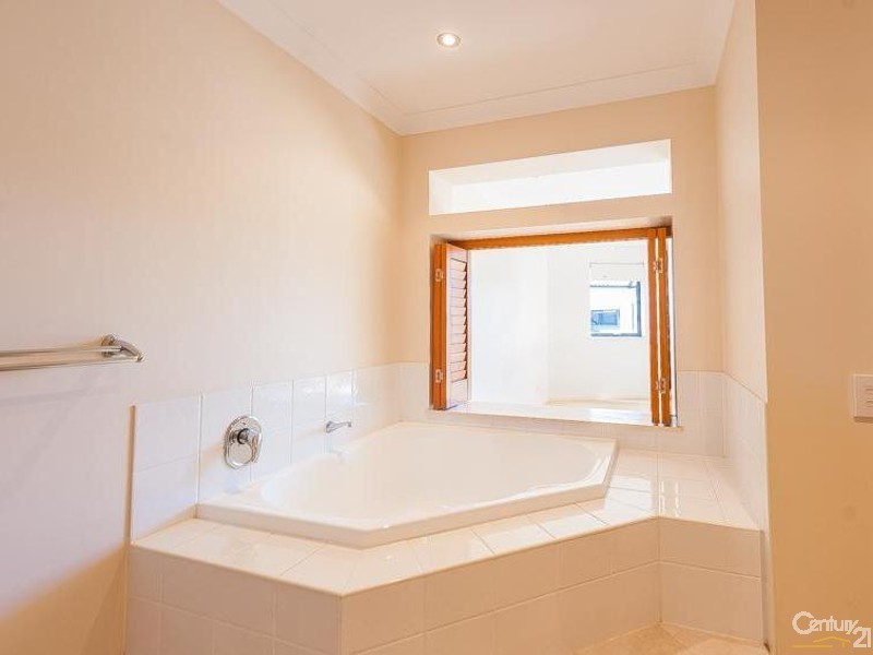 18/87 Duporth Avenue, Maroochydore QLD 4558