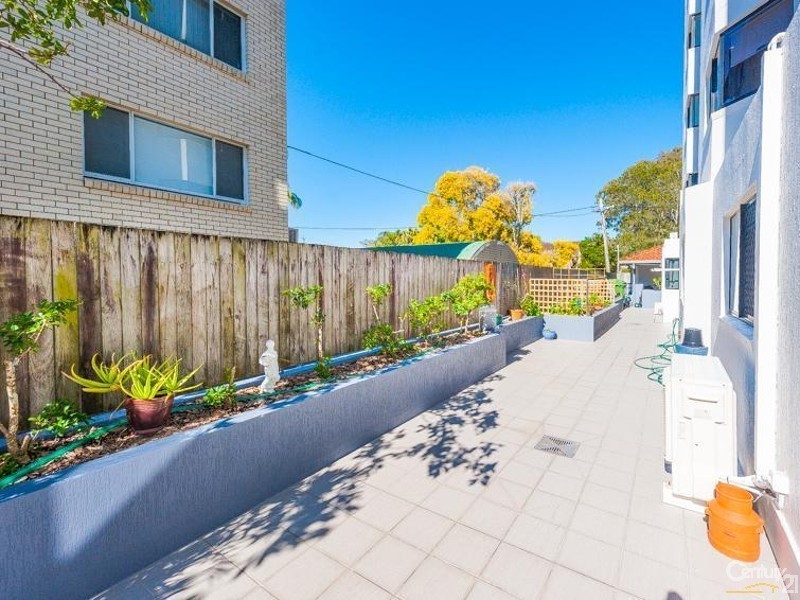 1/12 Picnic Point Esplanade, Maroochydore QLD 4558