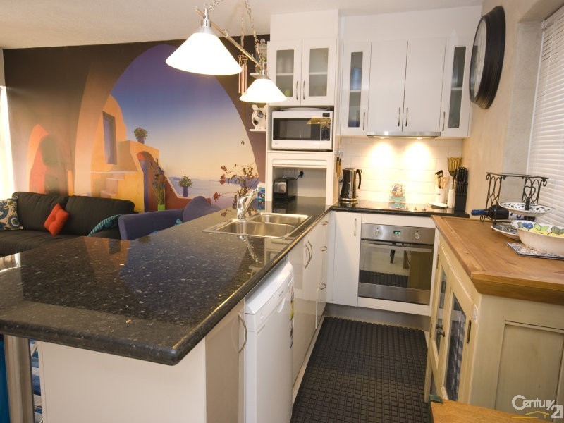 1/1 Mandin Street, Alexandra Headland QLD 4572