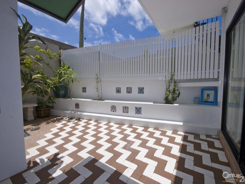 1/1 Mandin Street, Alexandra Headland QLD 4572