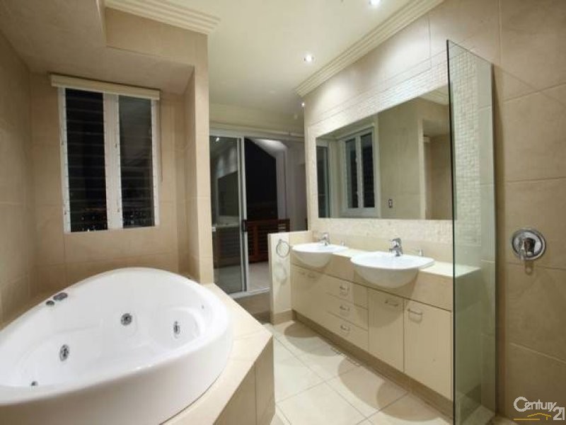 3 Cayman Place, Kawana Island QLD 4575