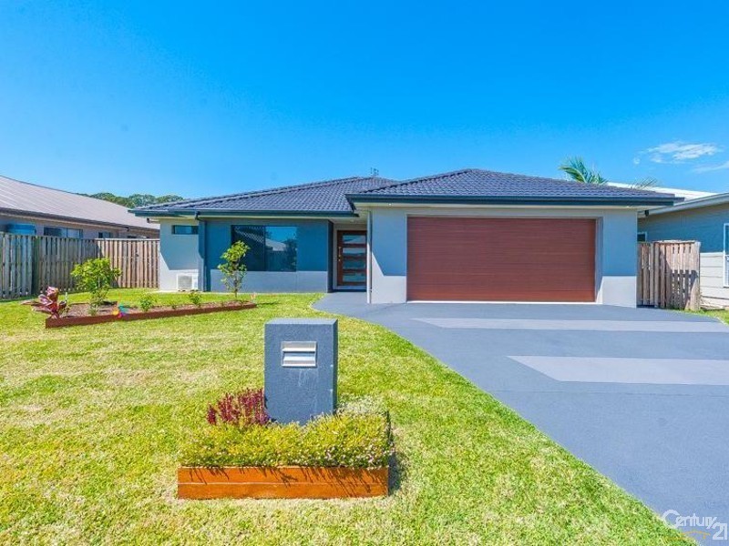 17 Forest Pines Blvd, Forest Glen QLD 4556