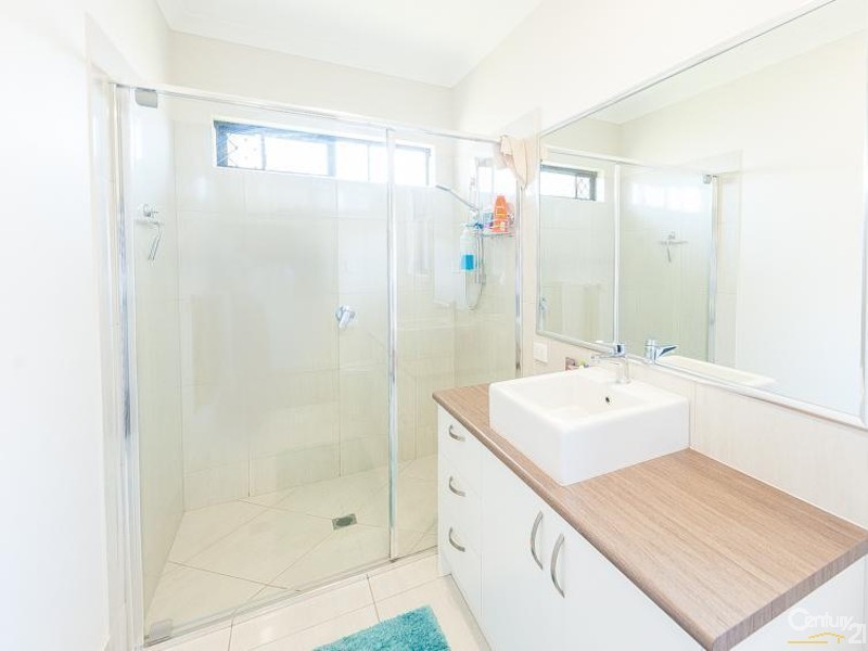 17 Forest Pines Blvd, Forest Glen QLD 4556