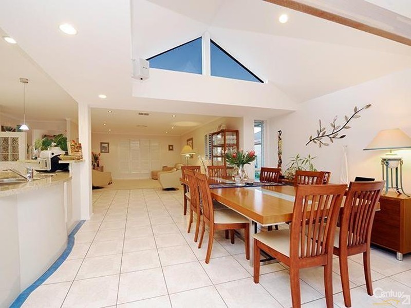 41 Moondarra Crescent, Mooloolaba QLD 4557