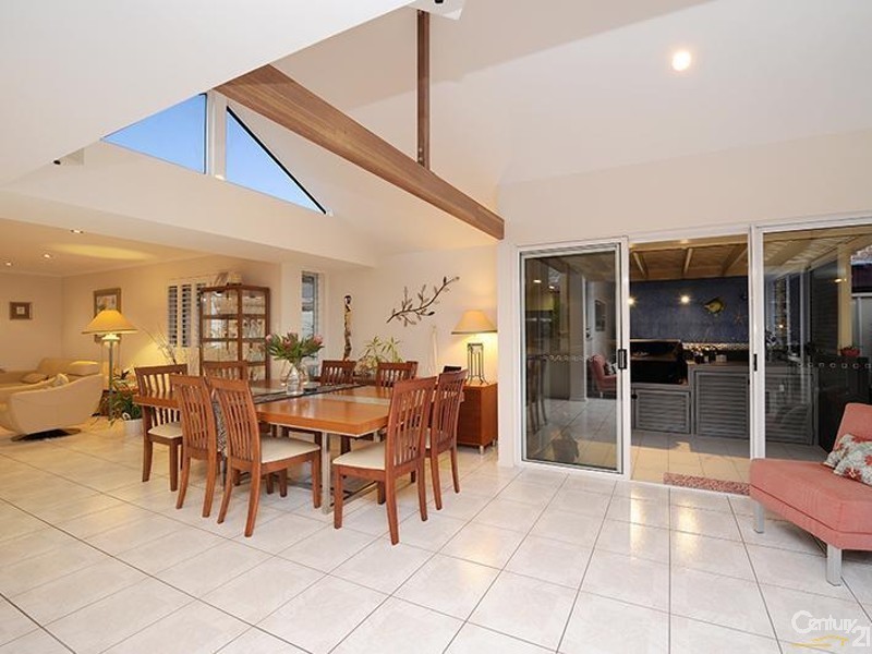 41 Moondarra Crescent, Mooloolaba QLD 4557