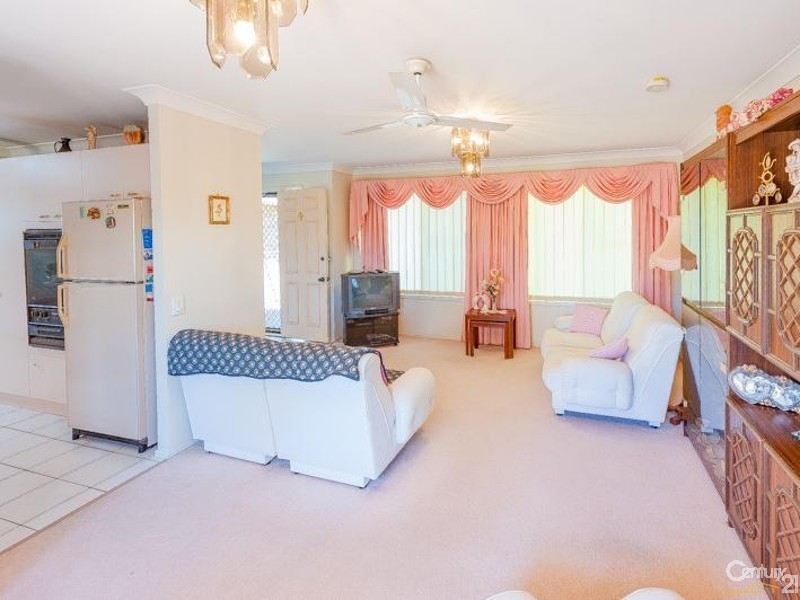 61 Parkway Drive, Mooloolaba QLD 4557