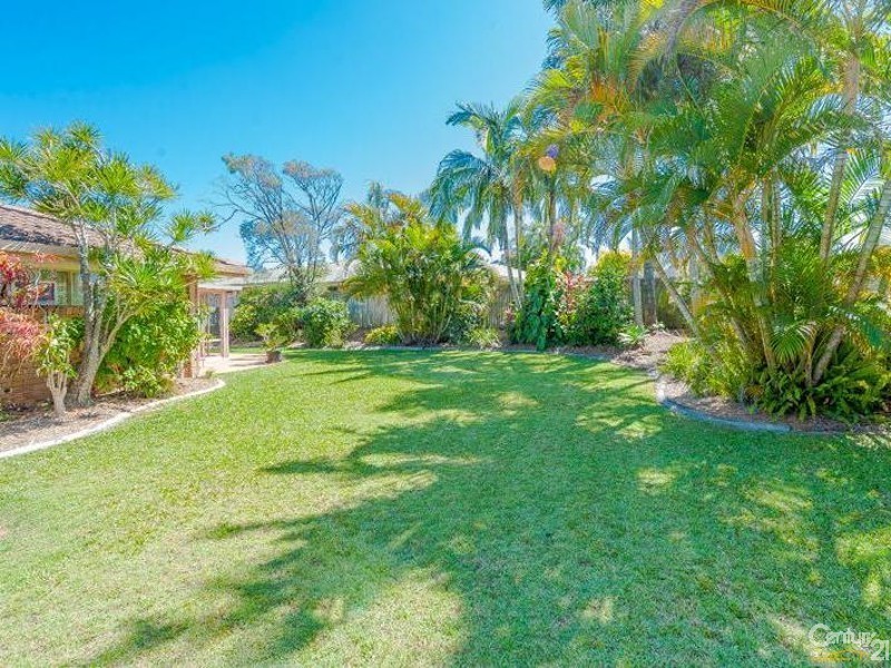 61 Parkway Drive, Mooloolaba QLD 4557