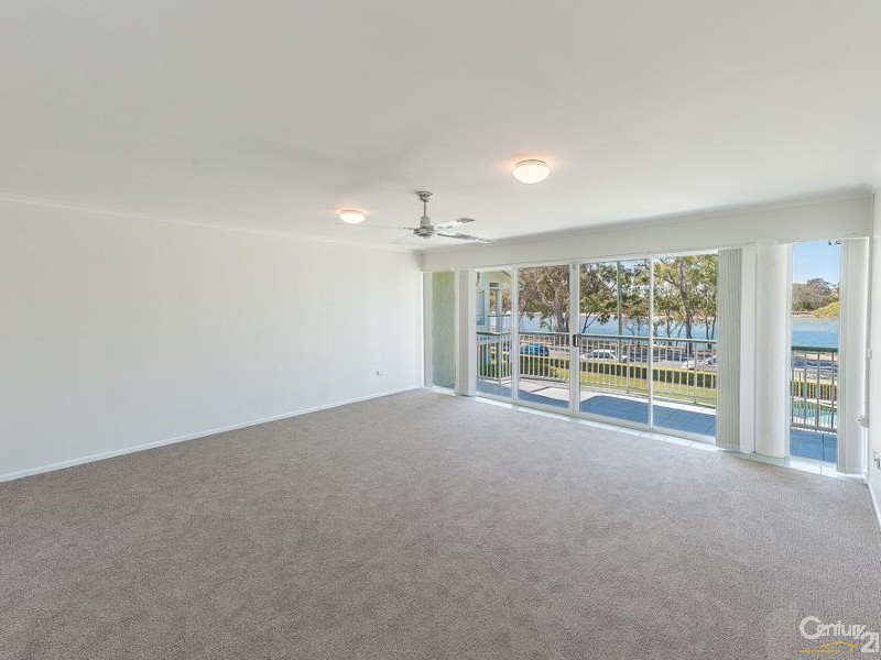9/35 Bradman Avenue, Maroochydore QLD 4558